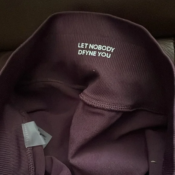 New DFYNE leggings size medium - Picture 4 of 4